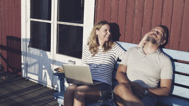 Image - Couple smiling